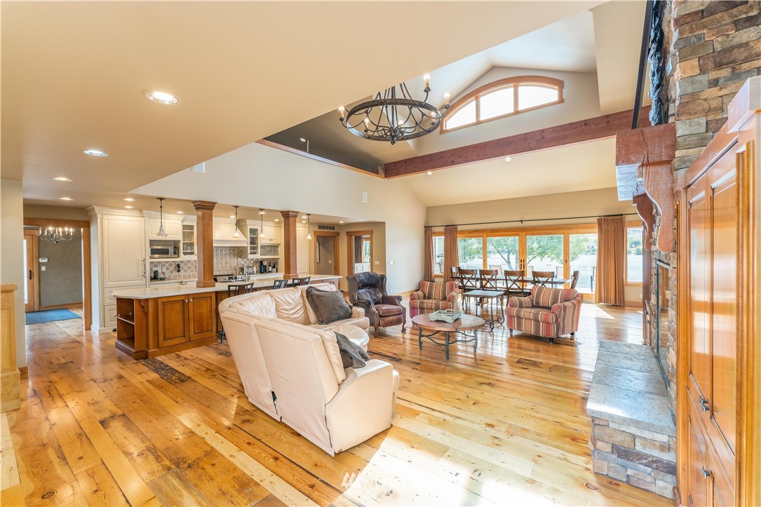 2155 Summer Camp Road Chelan, WA 98816 - Photo 10 of 40 Gallery Image 10
