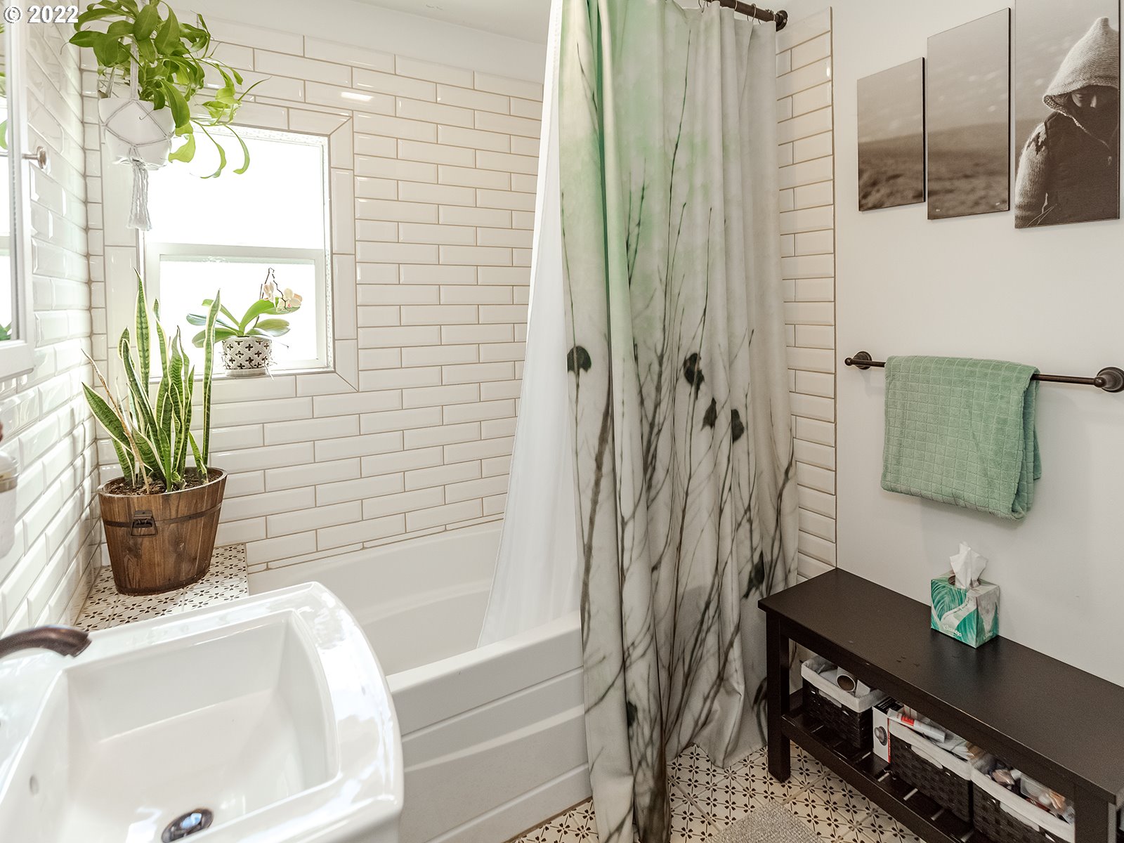 12670 Southwest 3rd Street Beaverton, OR 97005 - Photo 12 of 30 Bathroom