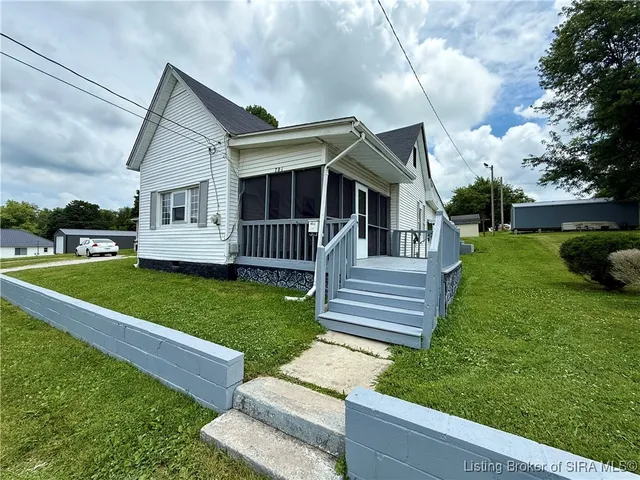 $94,500 | 701 North High Street, Salem, IN 47167