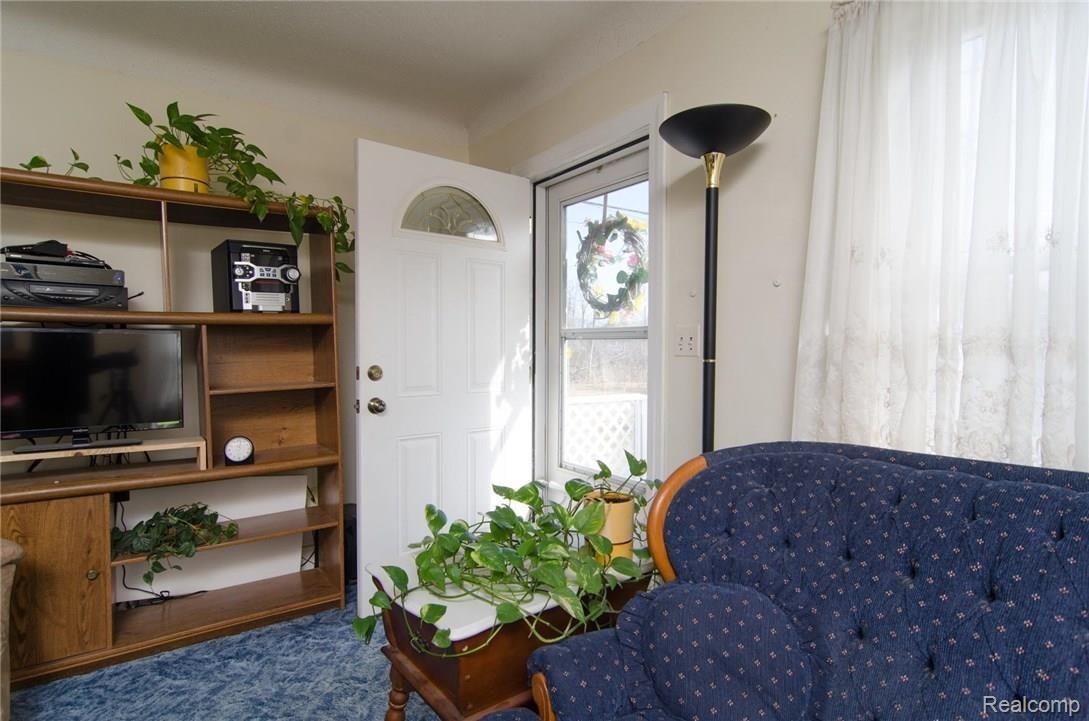 5814 Dellor Road Belleville, MI 48111 - Photo 3 of 28 GRU_5279.jpg