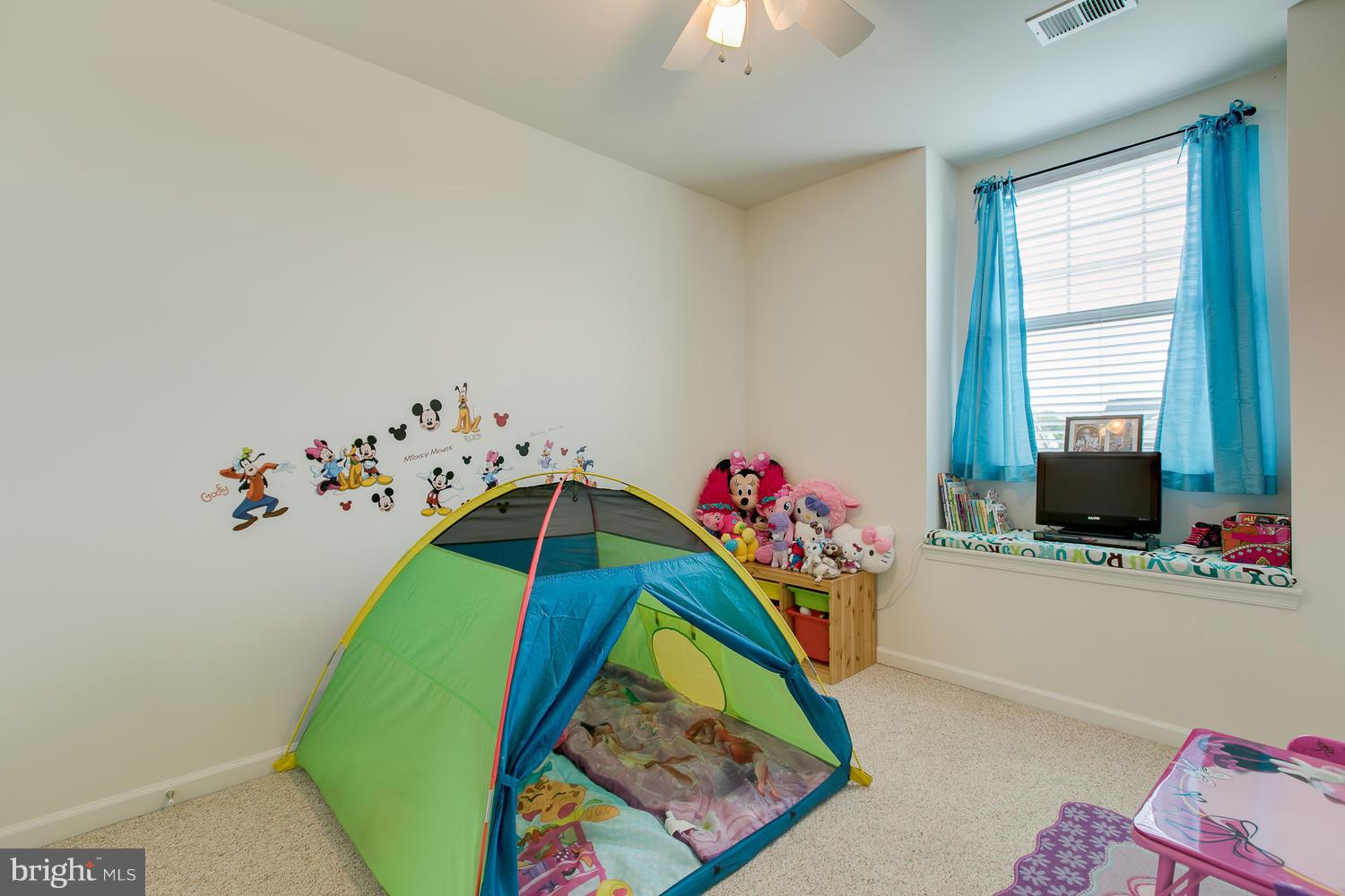 42 Short Branch Road Stafford, VA 22556 - Photo 19 of 26 a view of kids room with toys and a chandelier