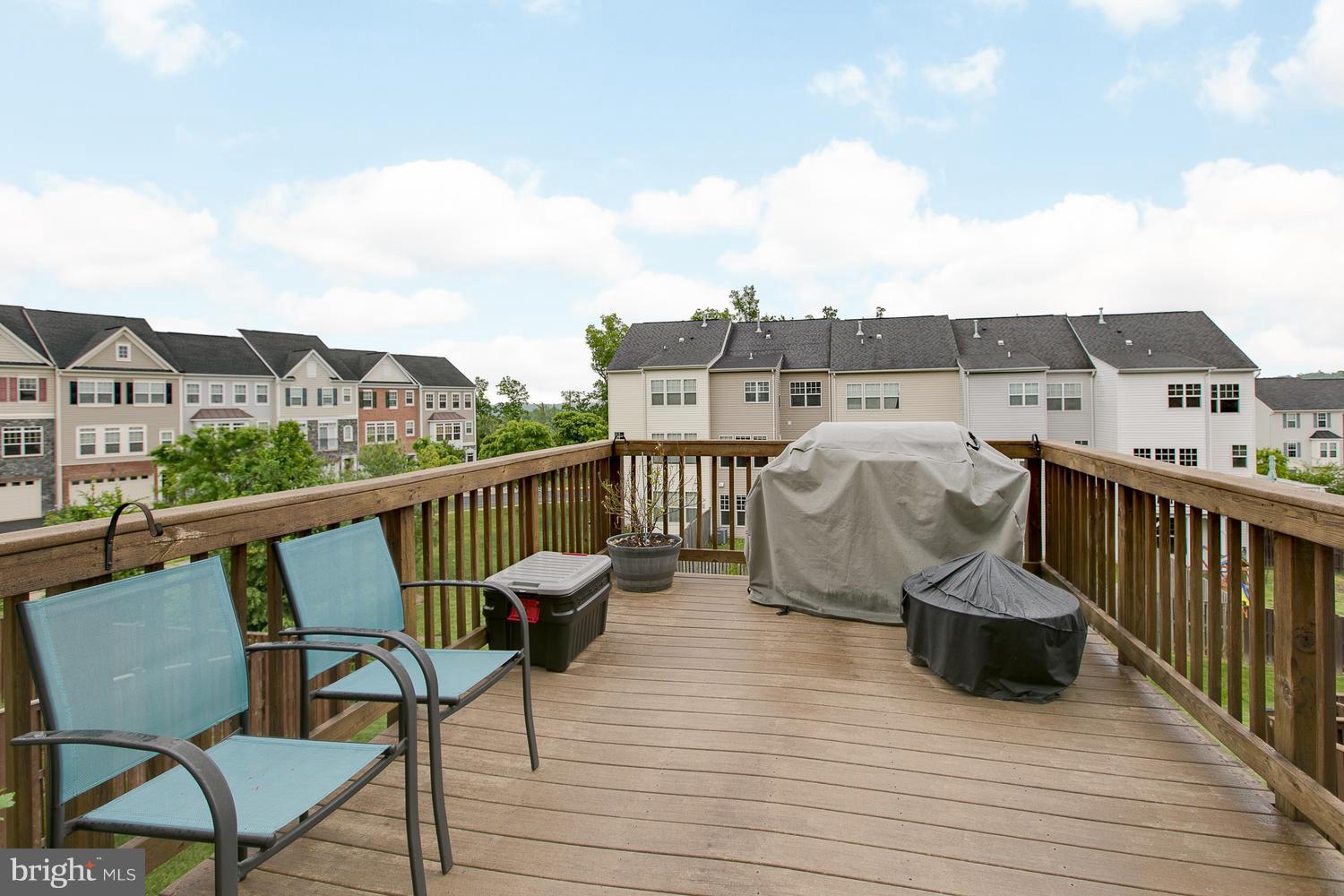 42 Short Branch Road Stafford, VA 22556 - Photo 23 of 26 a view of a balcony with chairs
