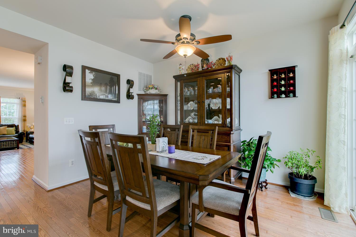 42 Short Branch Road Stafford, VA 22556 - Photo 10 of 26 a dining room with furniture and window