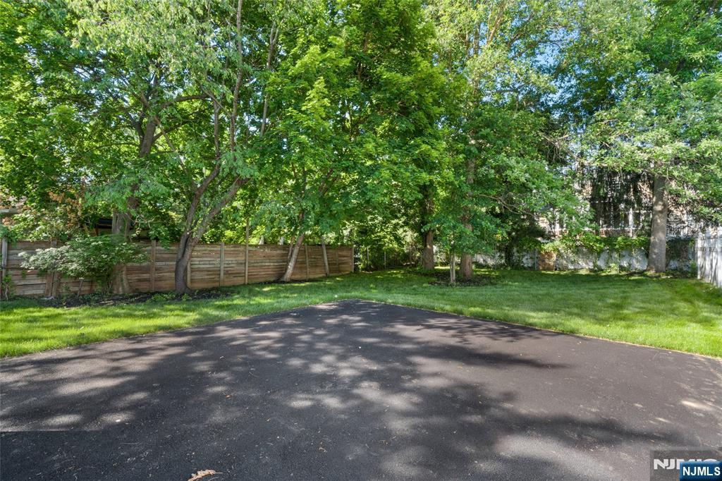 13 Harding Place Livingston, NJ 07039 - Photo 47 of 50