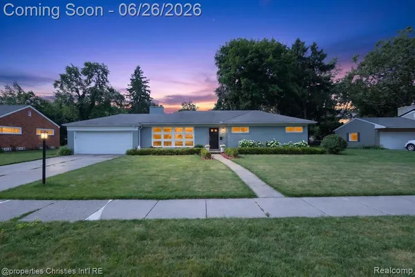 $574,900 | 17451 Birwood Avenue, Beverly Hills, MI 48025