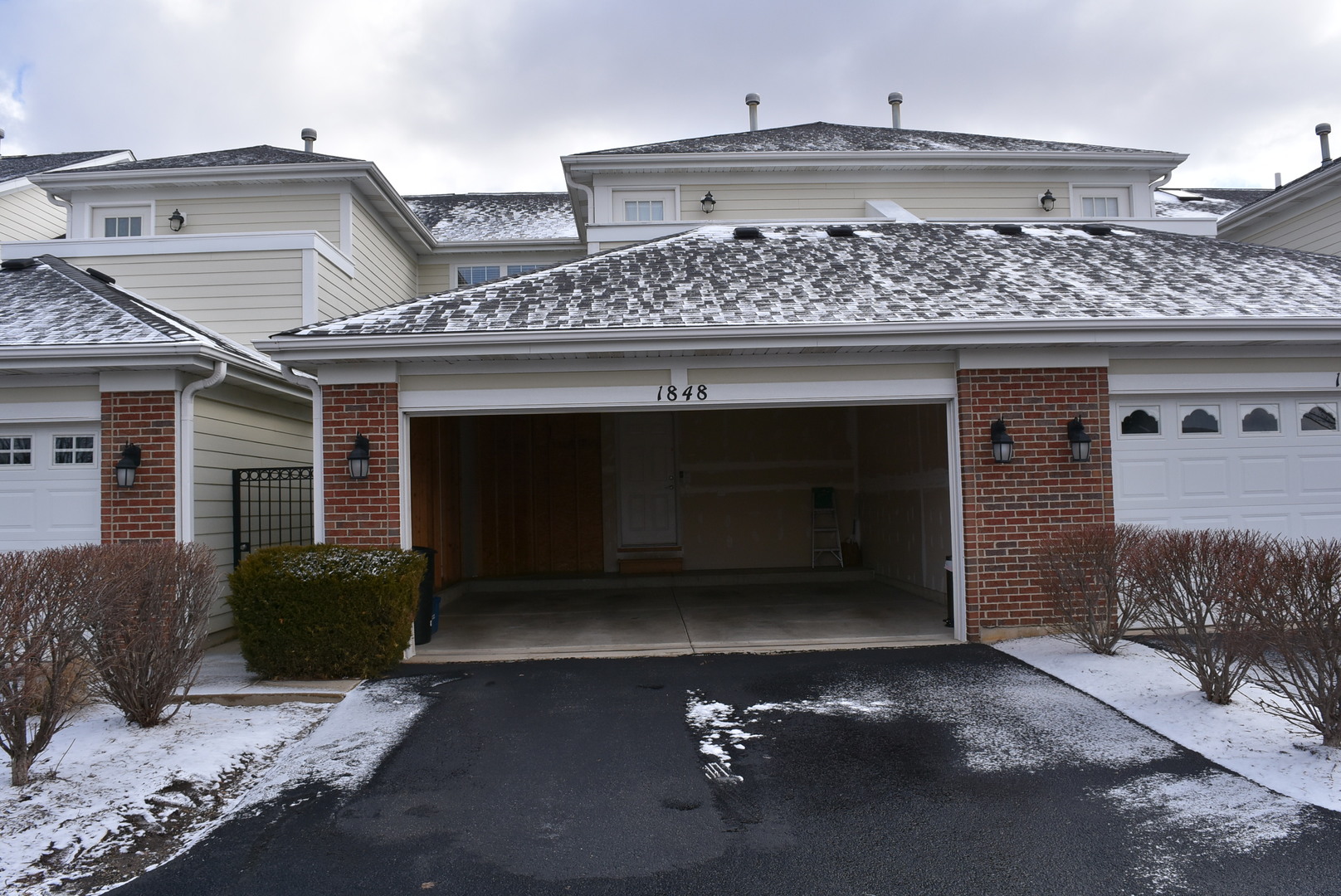 1848 Keystone Place Schaumburg, IL 60193 - Photo 2 of 19