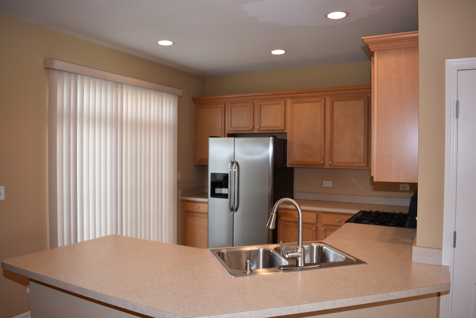 1848 Keystone Place Schaumburg, IL 60193 - Photo 6 of 19