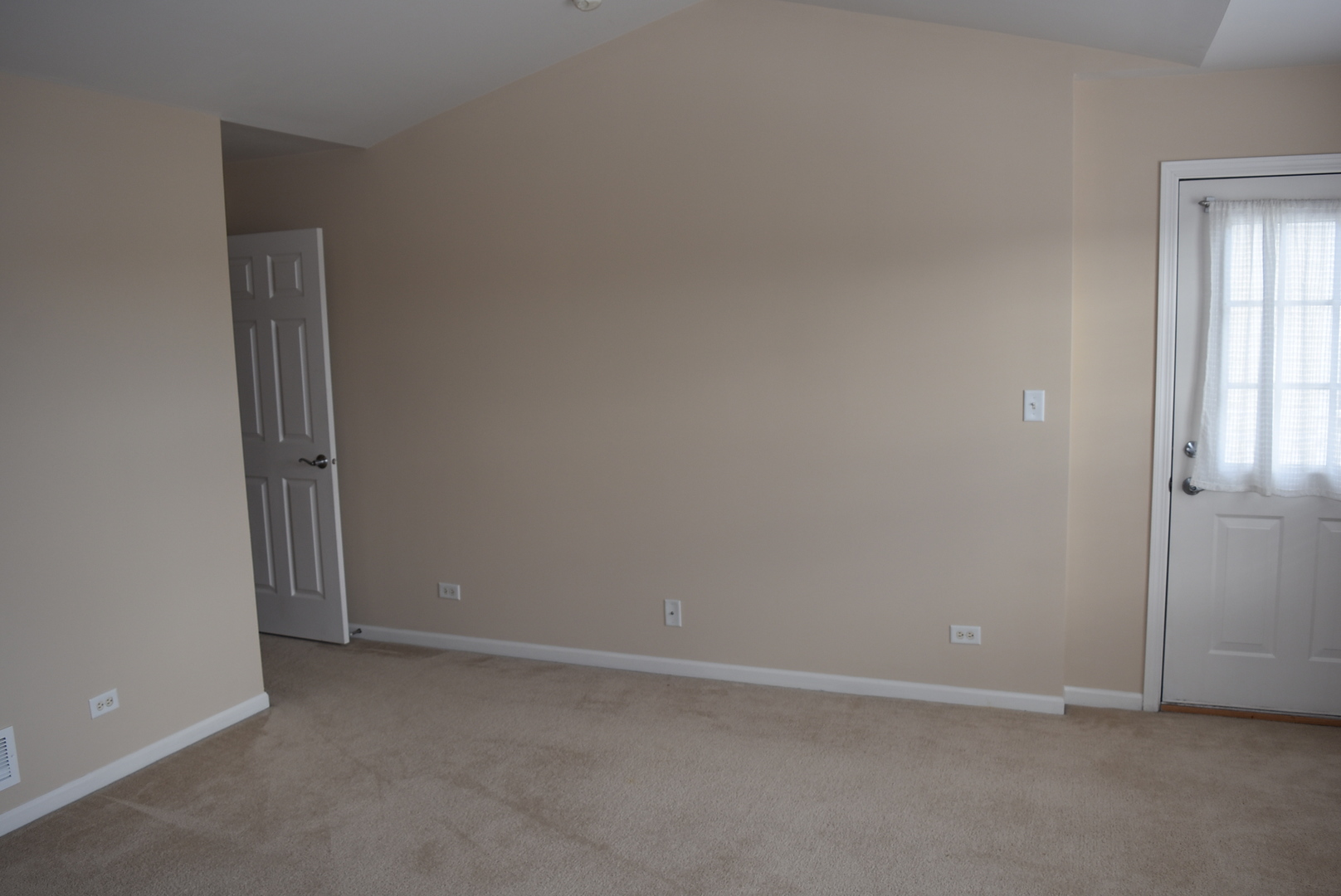 1848 Keystone Place Schaumburg, IL 60193 - Photo 10 of 19