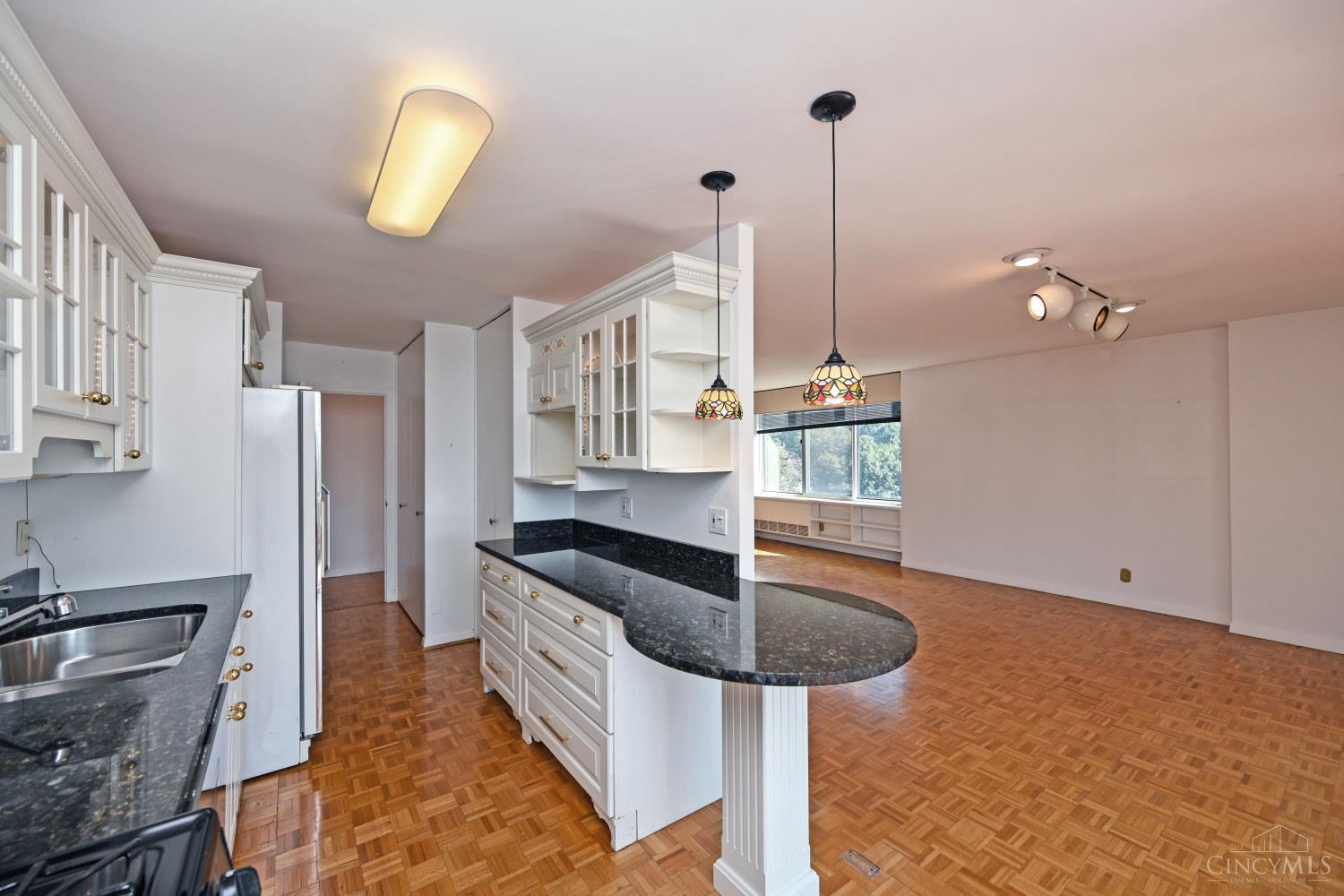 2324 Madison Road, Unit 602 Cincinnati, OH 45208 - Photo 16 of 39 Gallery Image 16