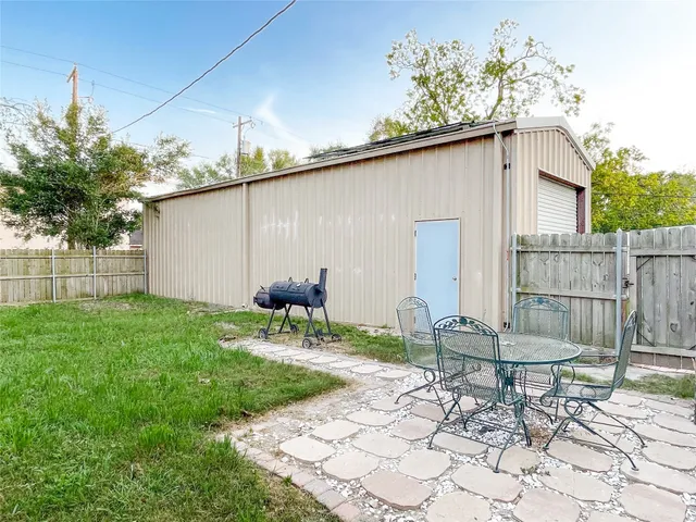 $225,000 | 1205 Heights Avenue, El Campo, TX 77437
