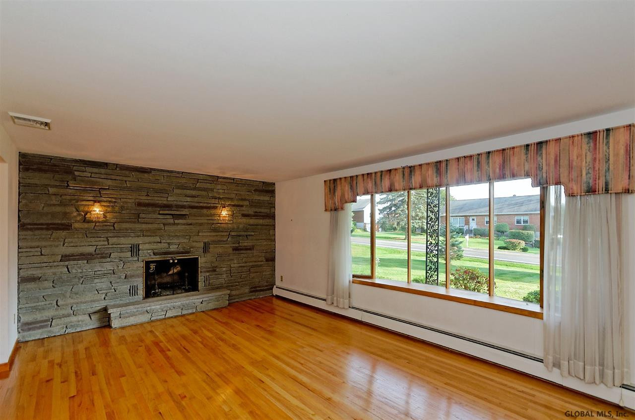 104 Latham Ridge Road Colonie, NY 12110 - Photo 10 of 22 Photo 10