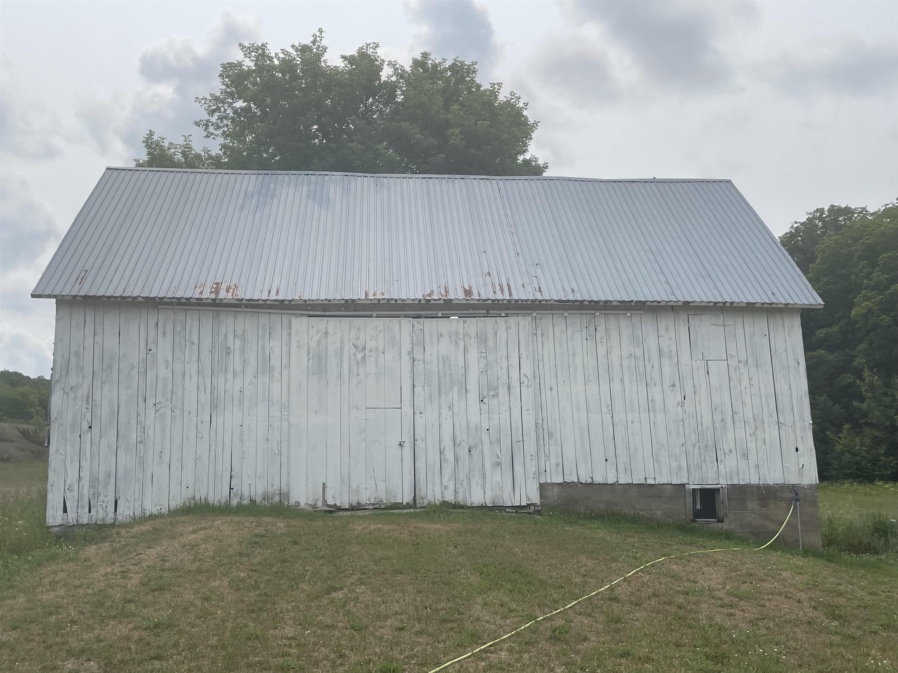 9499 South Nash Road Maple City, MI 49664 - Photo 23 of 27