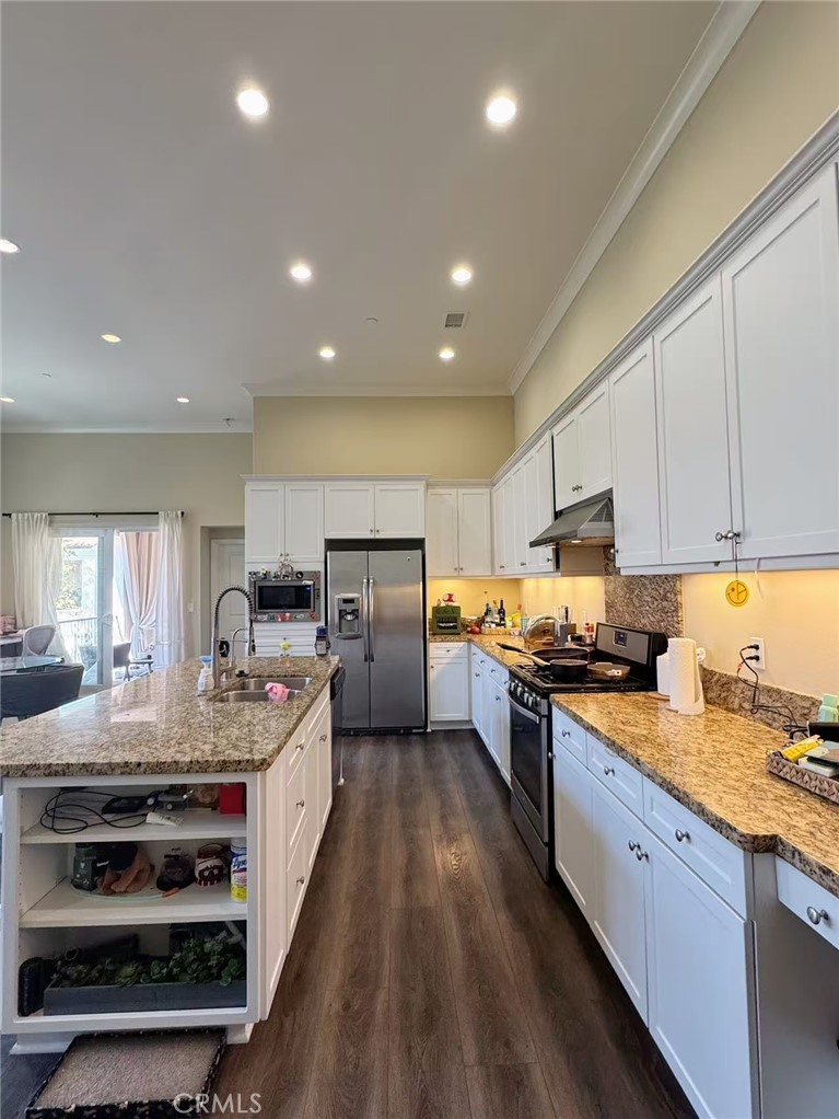 68 Overbrook Irvine, CA 92620 - Photo 8 of 12