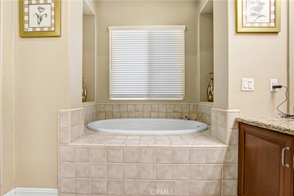 498 Green Orchard Place Riverside, CA 92506 - Photo 19 of 51