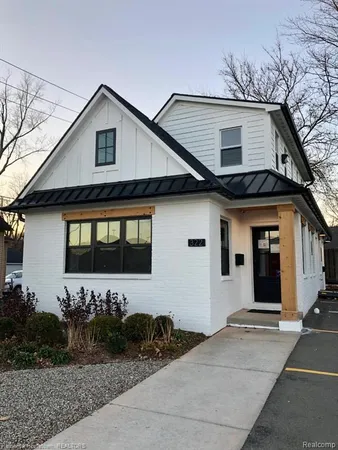 $1,500 | 322 South Harvey Street, Plymouth, MI 48170