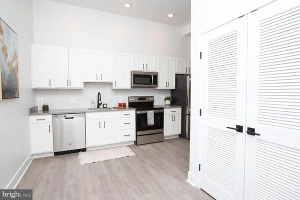 $2,300 | 1742 Fleet Street, Unit 204, Baltimore, MD 21231