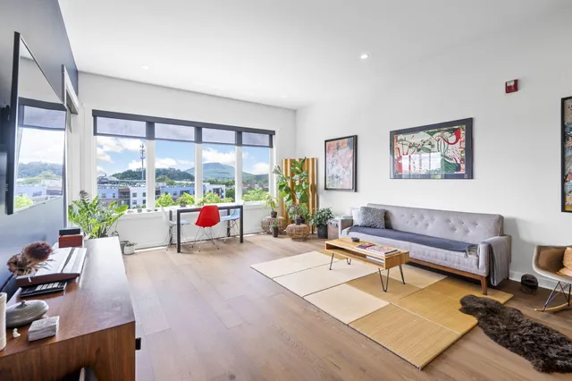 $530,000 | 411 Fairpoint Street, Unit 202, Chattanooga, TN 37405