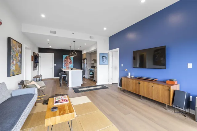 $530,000 | 411 Fairpoint Street, Unit 202, Chattanooga, TN 37405