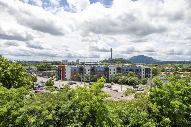 $530,000 | 411 Fairpoint Street, Unit 202, Chattanooga, TN 37405