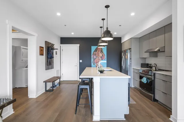 $530,000 | 411 Fairpoint Street, Unit 202, Chattanooga, TN 37405