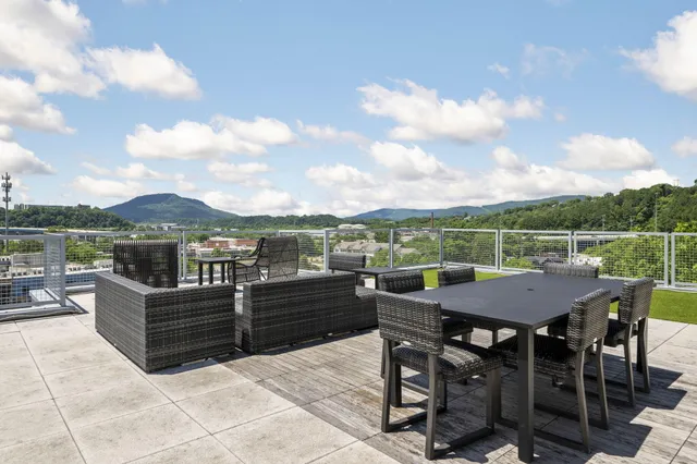 $530,000 | 411 Fairpoint Street, Unit 202, Chattanooga, TN 37405