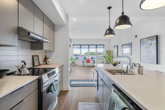 $530,000 | 411 Fairpoint Street, Unit 202, Chattanooga, TN 37405