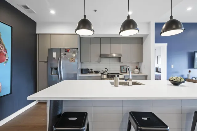 $530,000 | 411 Fairpoint Street, Unit 202, Chattanooga, TN 37405