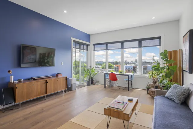 $530,000 | 411 Fairpoint Street, Unit 202, Chattanooga, TN 37405