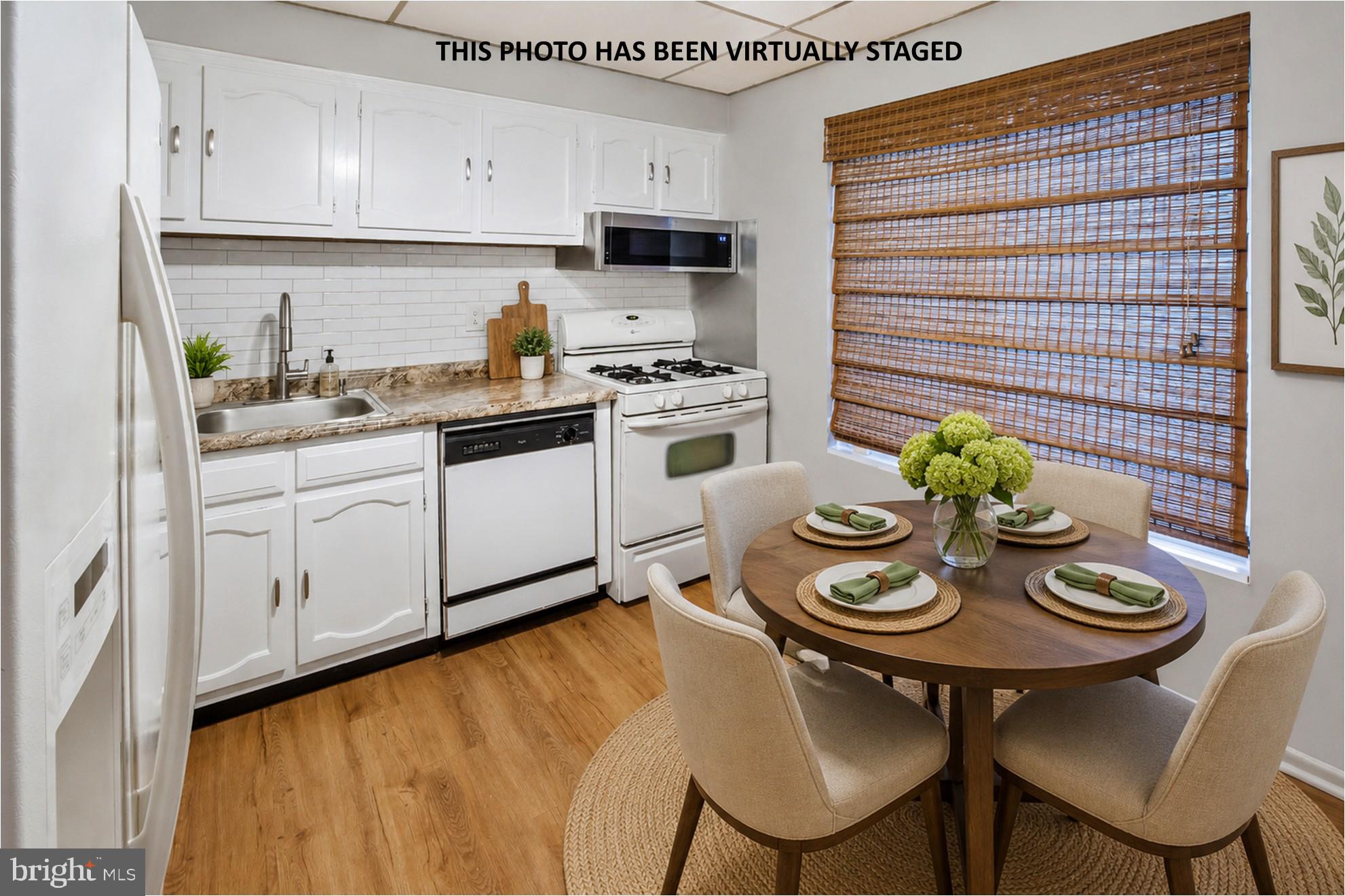 141 Chelsea Circle Clementon, NJ 08021 - Photo 4 of 17 Kitchen virtually staged