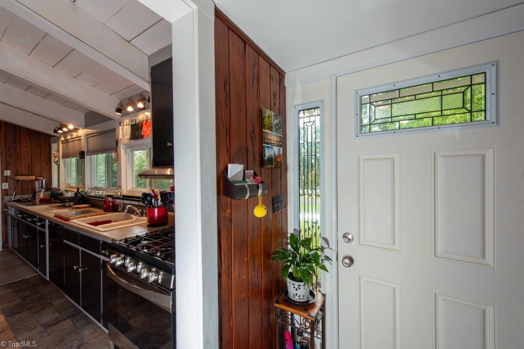 703 Locust Place High Point, NC 27265 - Photo 4 of 50 Gallery Image 4