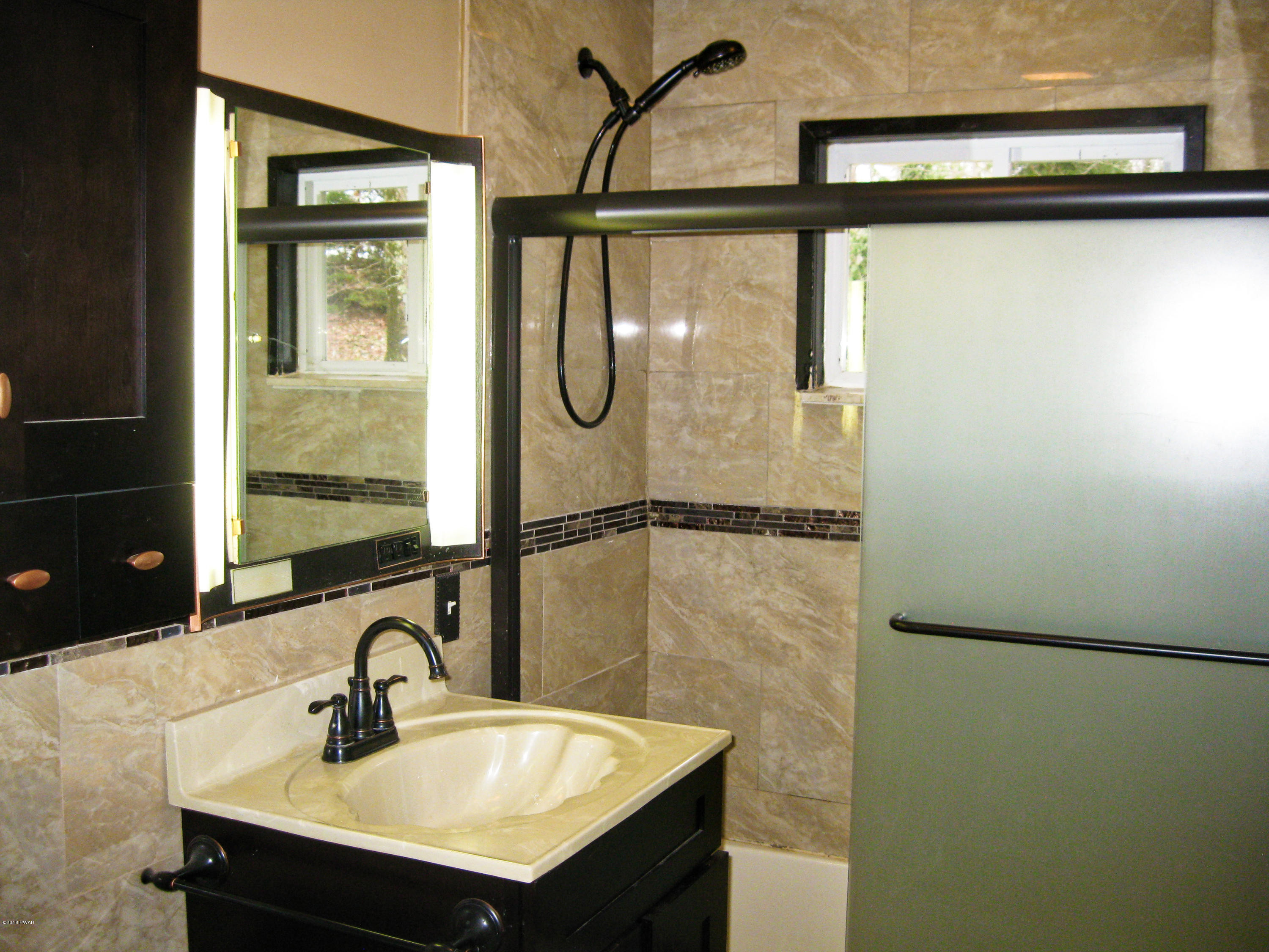 119 Ritz Drive Dingmans Ferry, PA 18328 - Photo 16 of 22 Bath