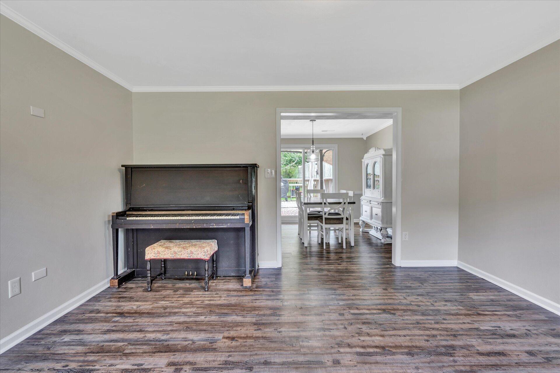 129 Stratford Drive Blue Ridge, VA 24064 - Photo 6 of 26 06-DSC7953