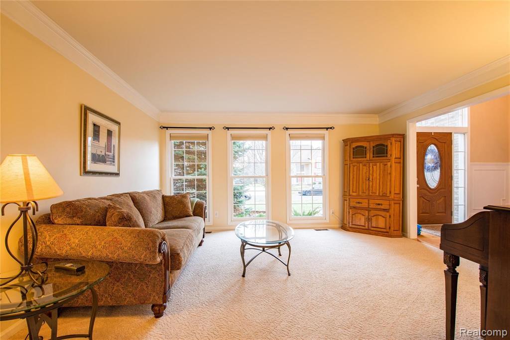 46475 Inverness Road Canton, MI 48188 - Photo 12 of 29 Gallery Image 12