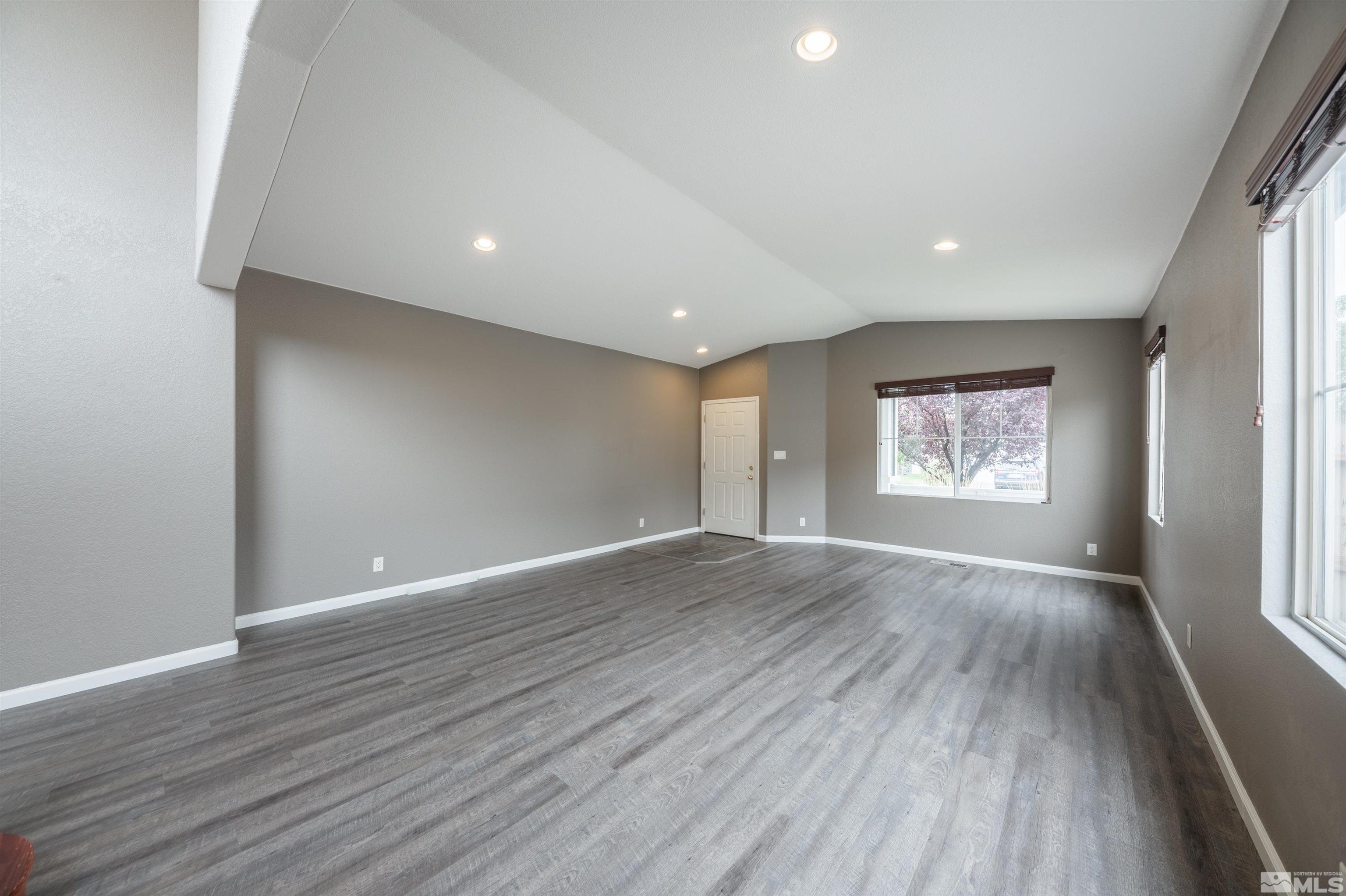 10124 Cascade Falls Drive Reno, NV 89521 - Photo 6 of 40 Photo 6