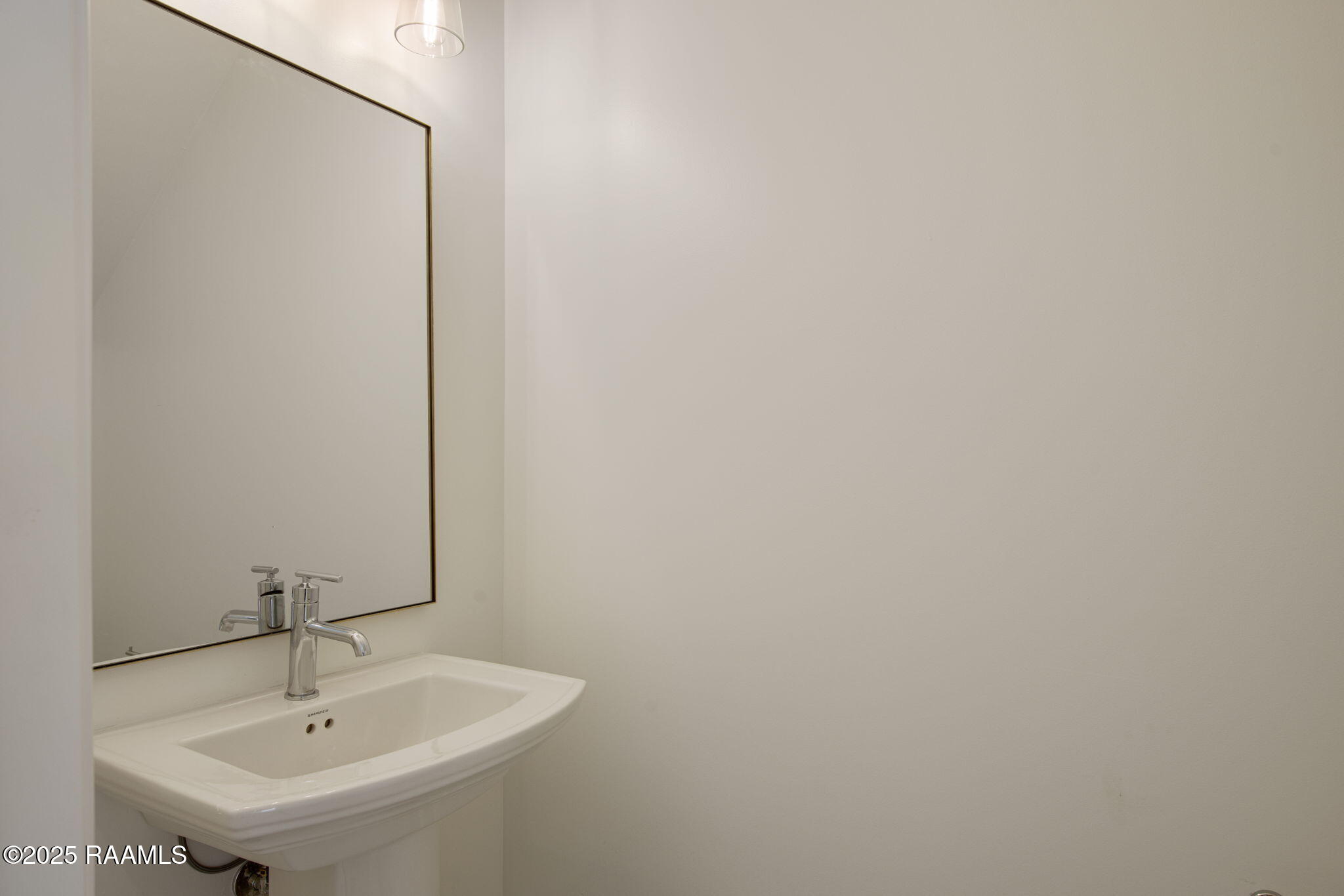 1510 Kaliste Saloom Road, Unit 204 Lafayette, LA 70508 - Photo 12 of 22 21-web-or-mls-1510 Kaliste Saloom Rd-21