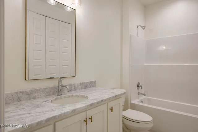 $299,000 | 1510 Kaliste Saloom Road, Unit 204, Lafayette, LA 70508