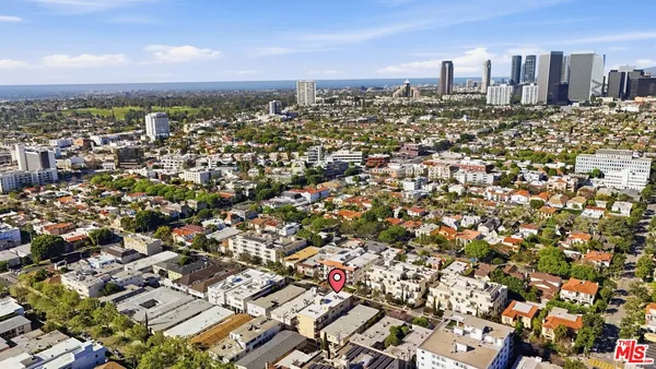 $7,800 | 324 South Elm Drive, Unit 101, Beverly Hills, CA 90212