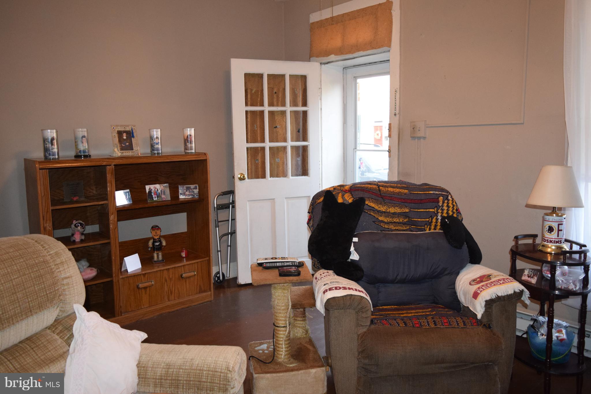 129 Water Street Frederick, MD 21701 - Photo 4 of 16 Interior (General)