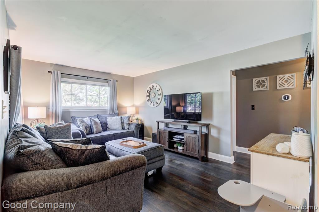 697 Hamlet Road Auburn Hills, MI 48326 - Photo 6 of 50 Gallery Image 6