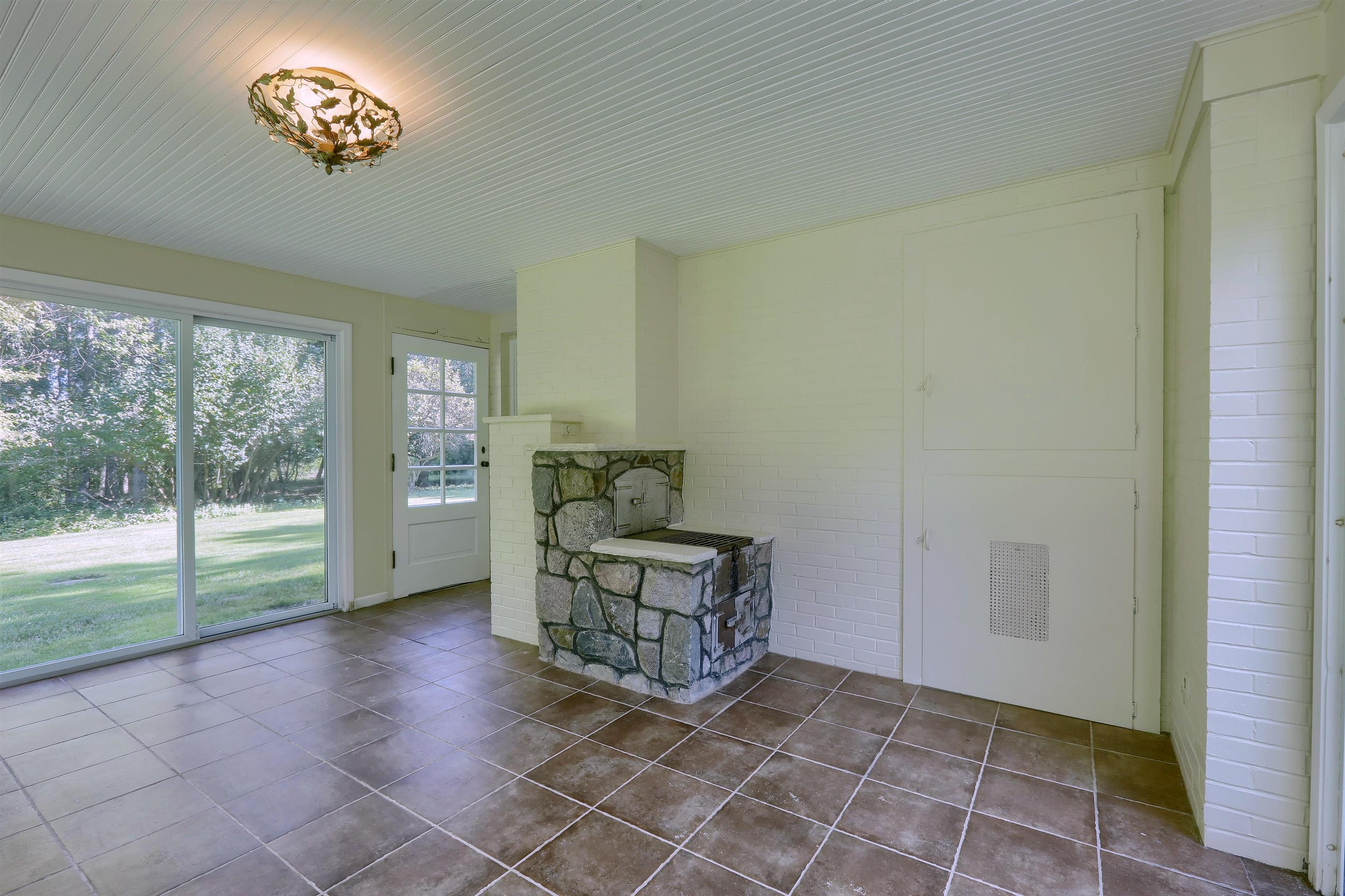6022 Orion Road Rochester, MI 48306 - Photo 28 of 76 50186662-5ffdc986-a9b4-4841-ac7a-9c930686615a.JPG