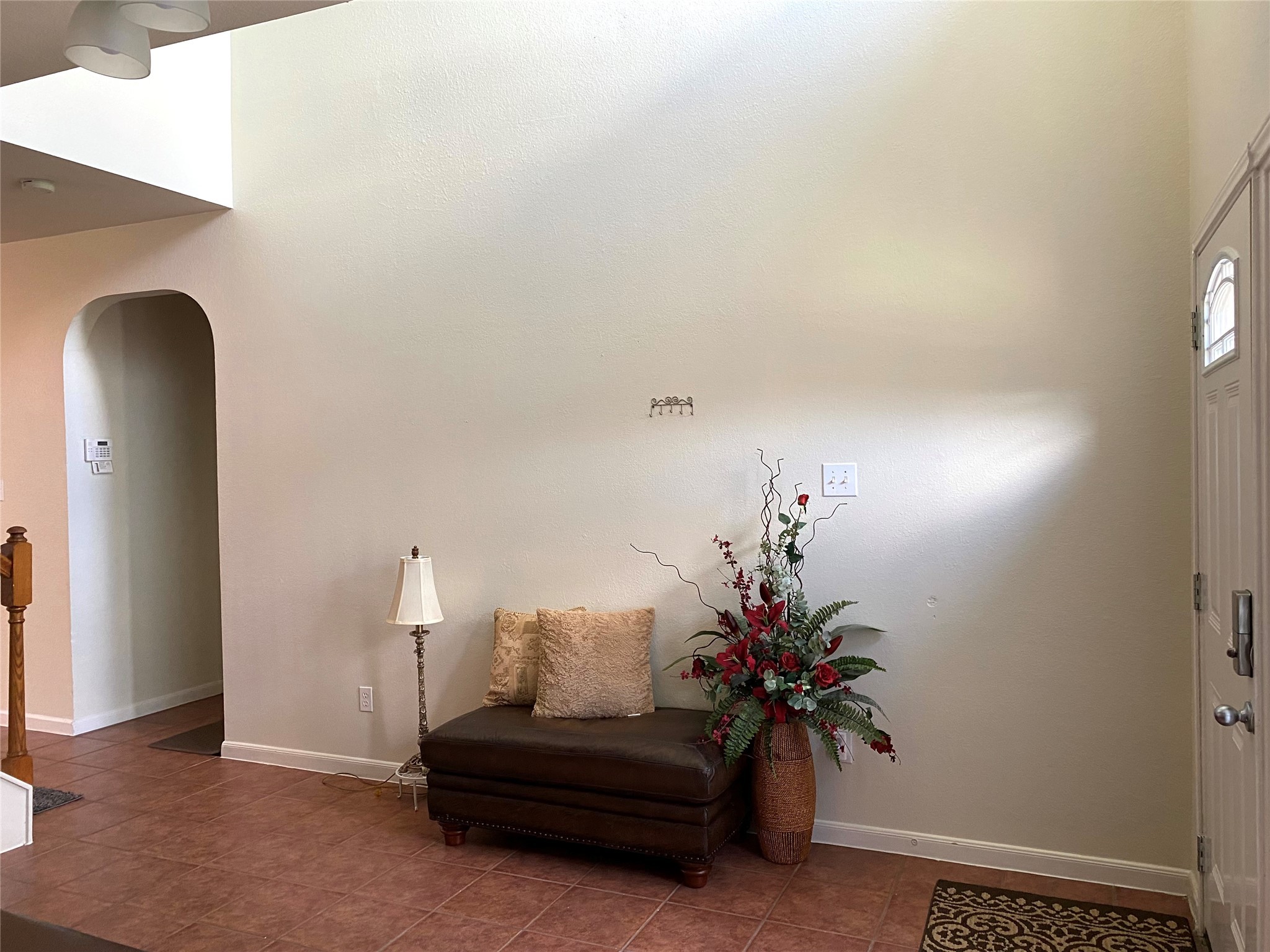 8138 Wooded Terrace Lane Humble, TX 77338 - Photo 25 of 36 a living room with furniture and a potted plant