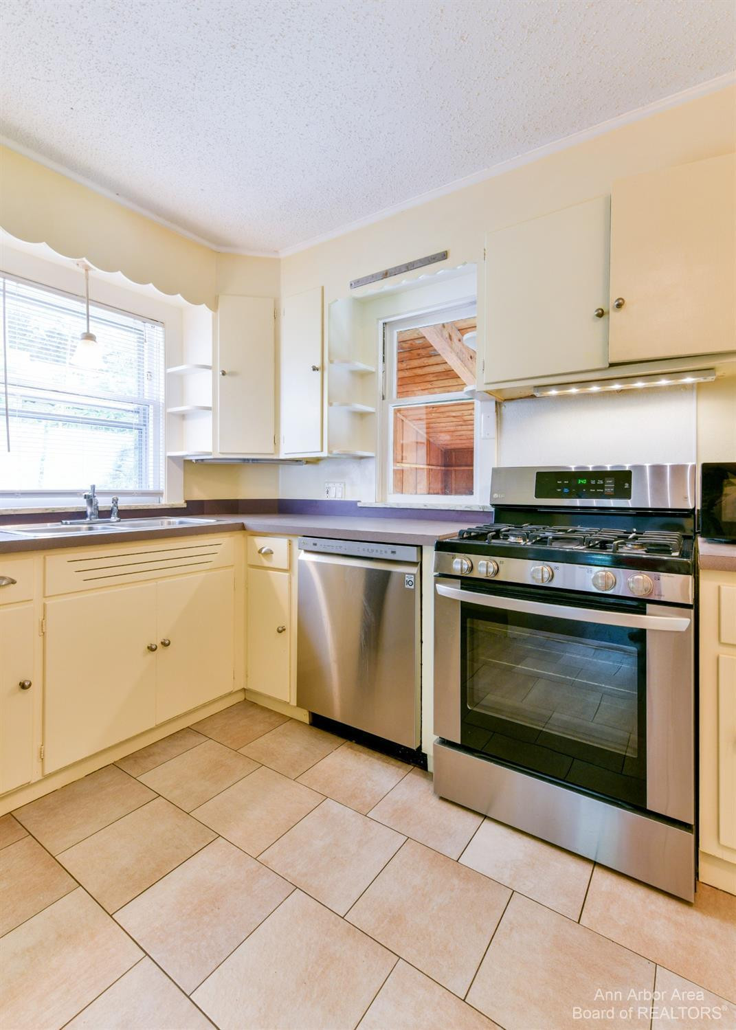 1082 Ferdon Road Ann Arbor, MI 48104 - Photo 12 of 45 Photo 12