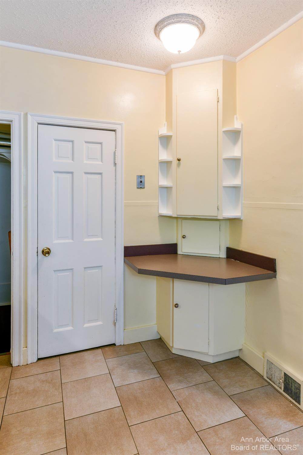 1082 Ferdon Road Ann Arbor, MI 48104 - Photo 13 of 45 Photo 13