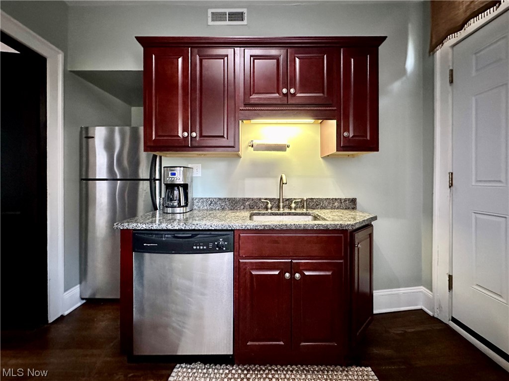 2469 Overlook Road, Unit 3 Cleveland, OH 44106 - Photo 31 of 35 Dishwasher and Sink