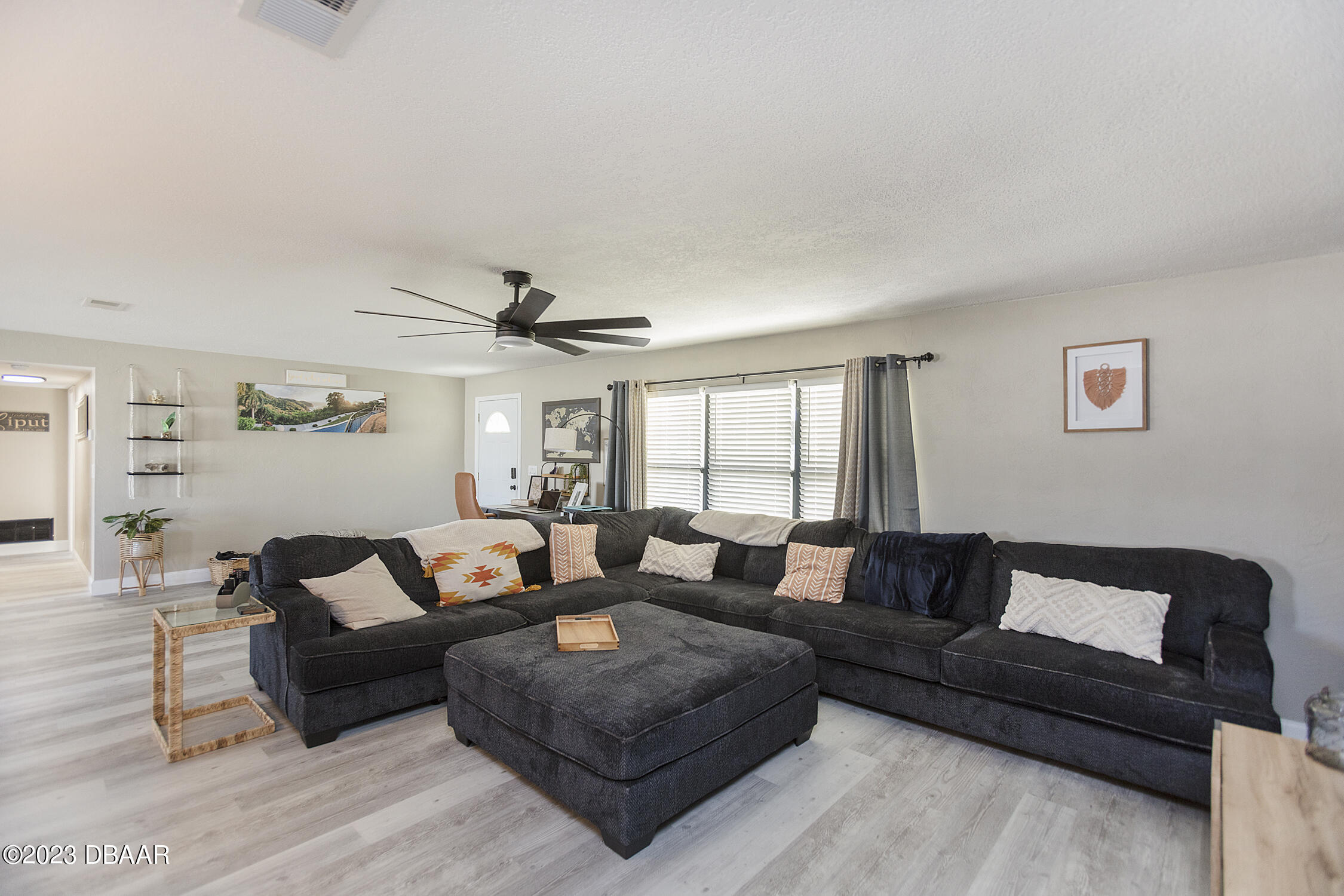 914 Reed Canal Road South Daytona, FL 32119 - Photo 11 of 45 liv2