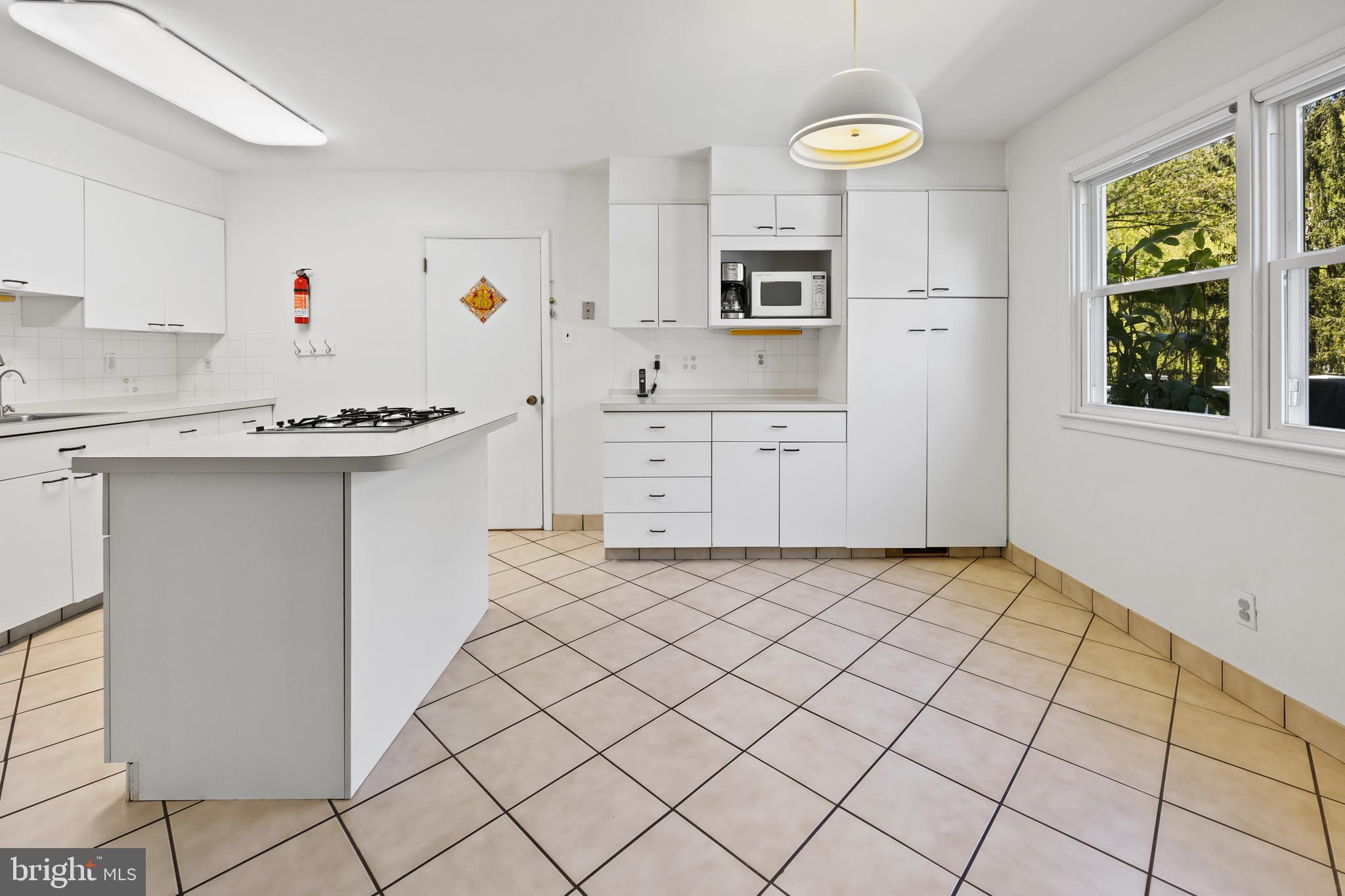320 Arden Road Conshohocken, PA 19428 - Photo 6 of 30 Gallery Image 6