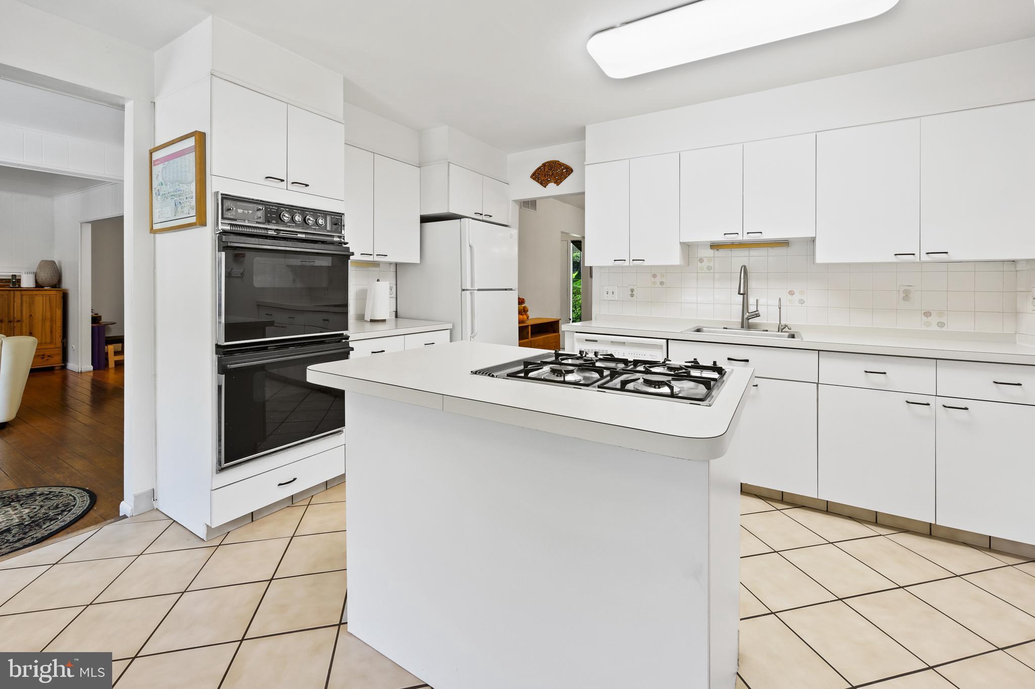 320 Arden Road Conshohocken, PA 19428 - Photo 7 of 30 Gallery Image 7