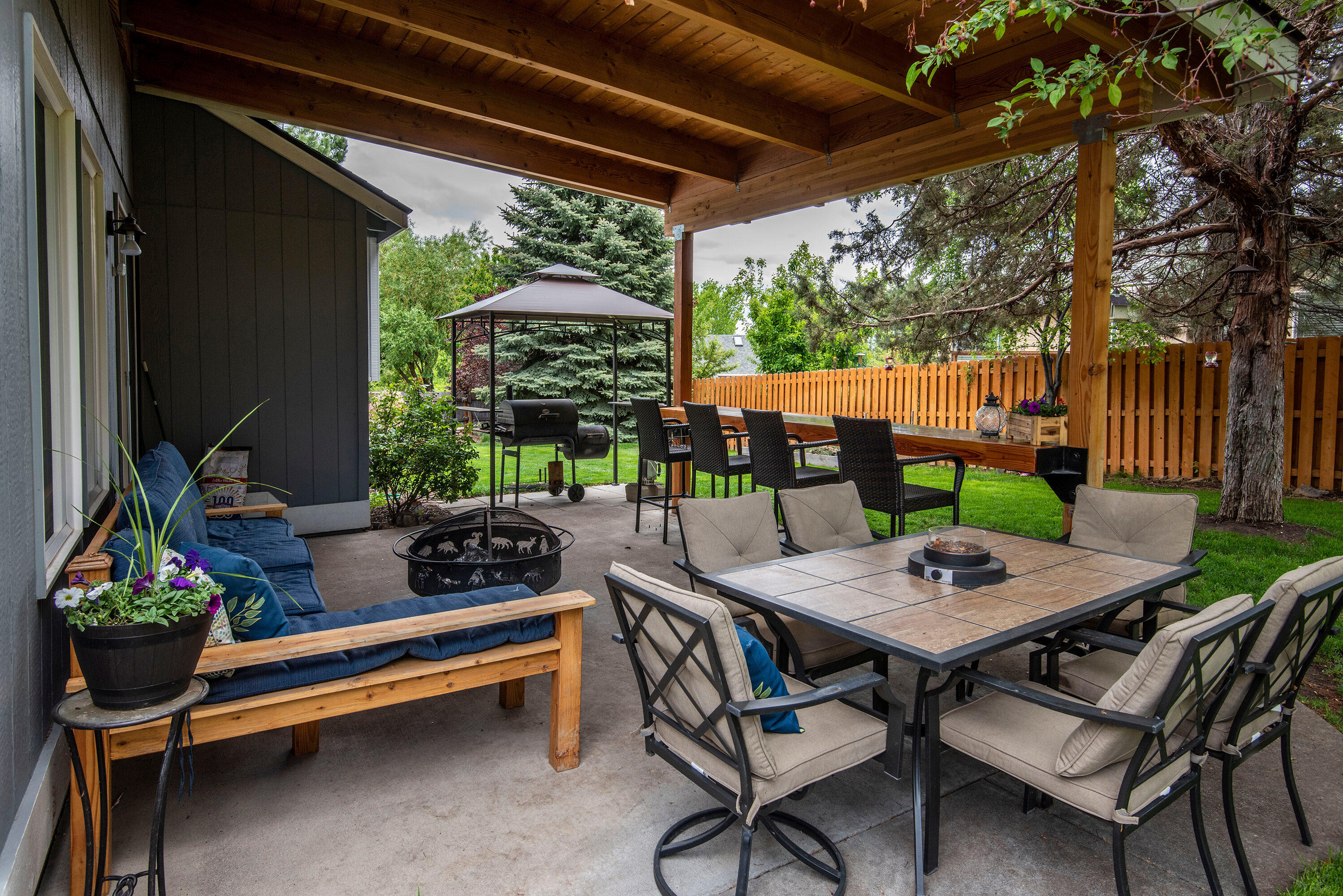 3752 Southwest Volcano Place Redmond, OR 97756 - Photo 19 of 29 20