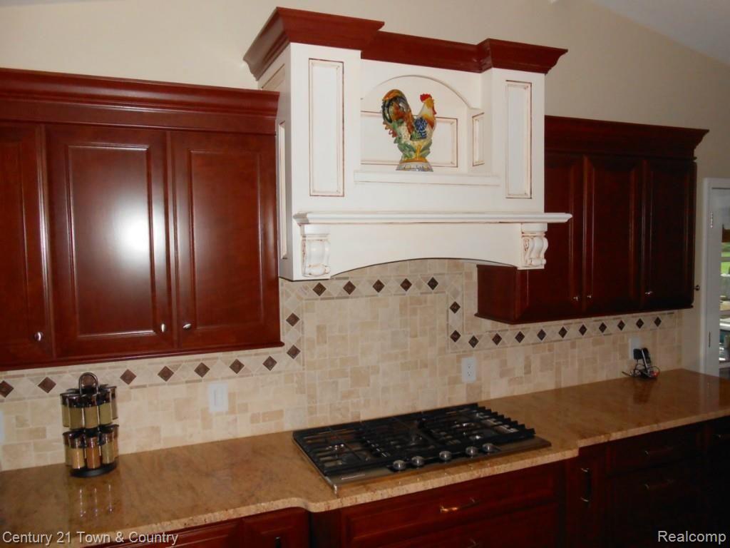 574 Snowmass Drive Rochester, MI 48309 - Photo 14 of 56 Kit 3.jpg
