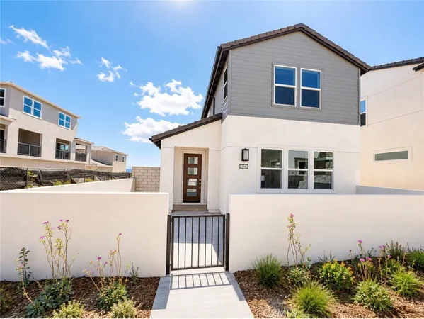 $5,600 | 27399 Fox Den Place, Newhall, CA 91381